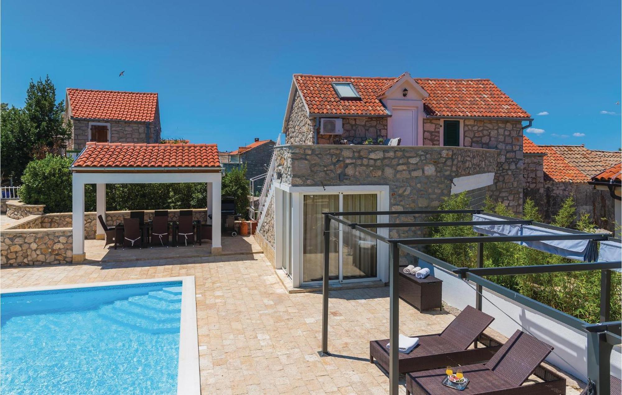 Stunning Home In Betina With Kitchen Exterior foto